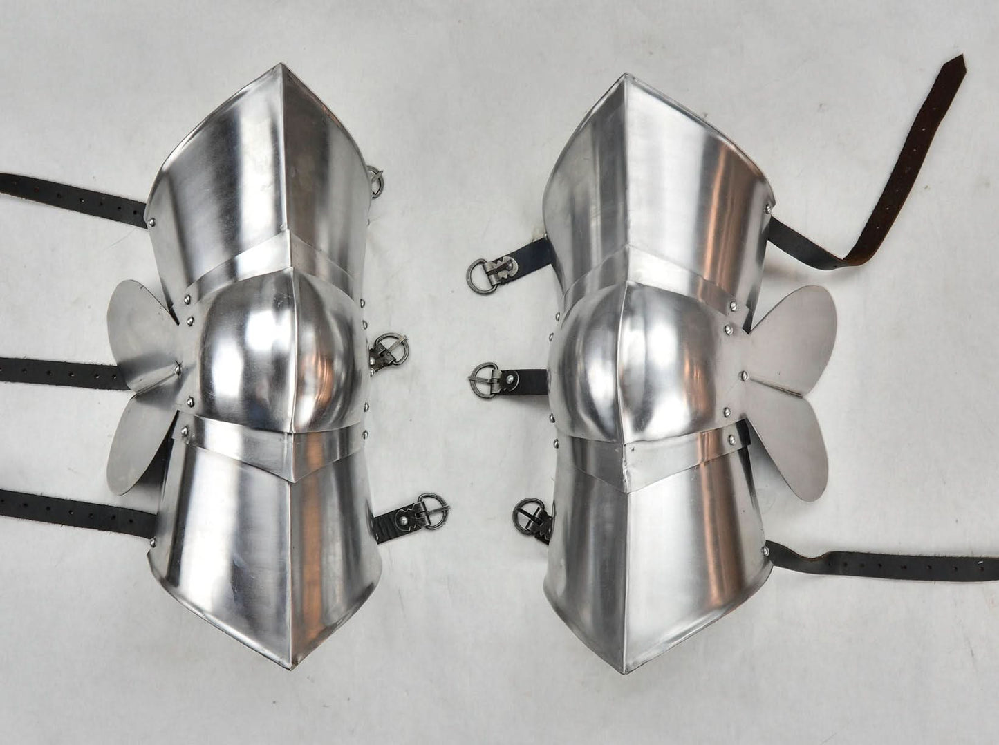 15th Century Knee and Leg Armor - 18 Gauge