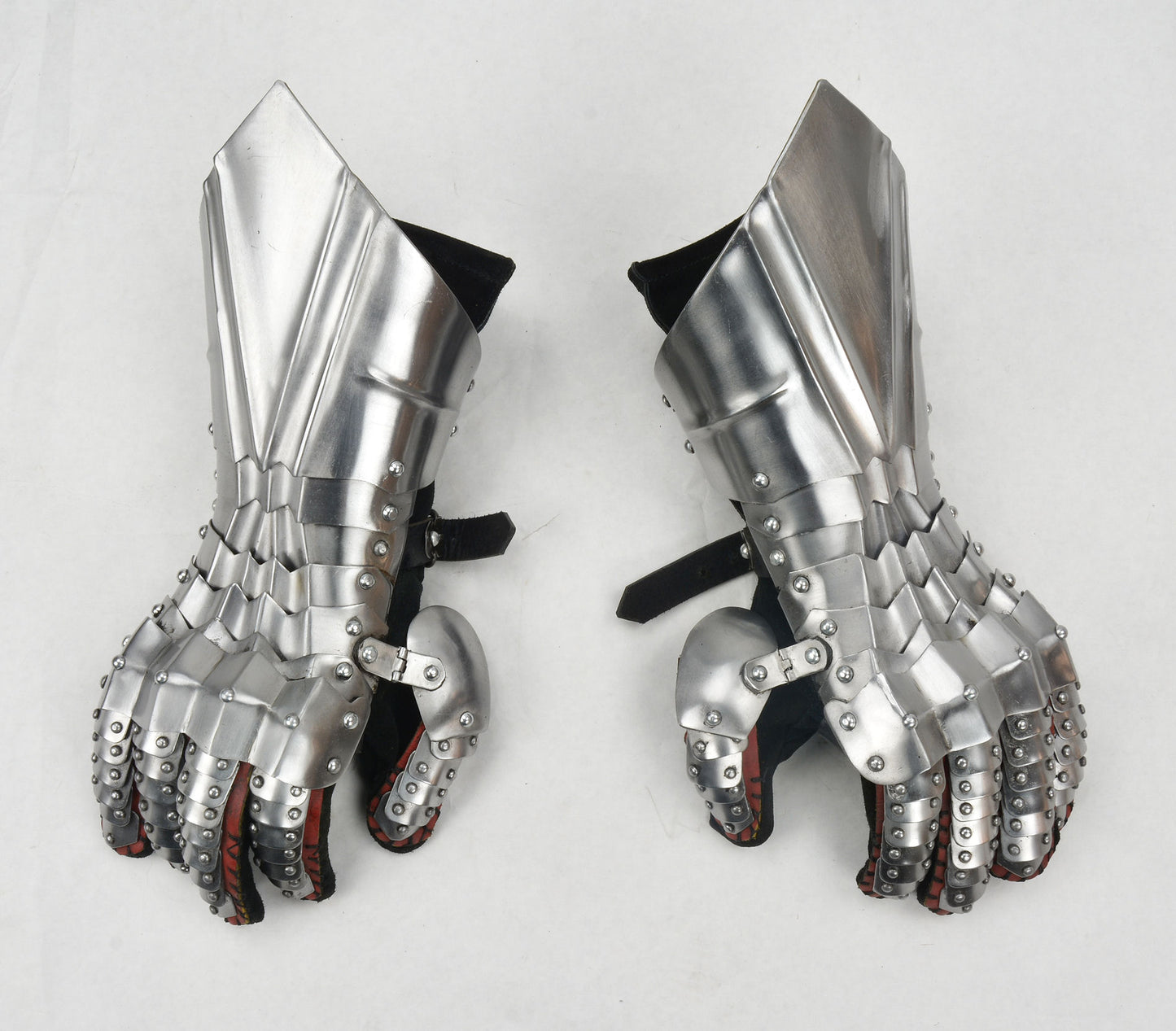 Late Medieval Ridged Gauntlets - 18 Gauge Steel