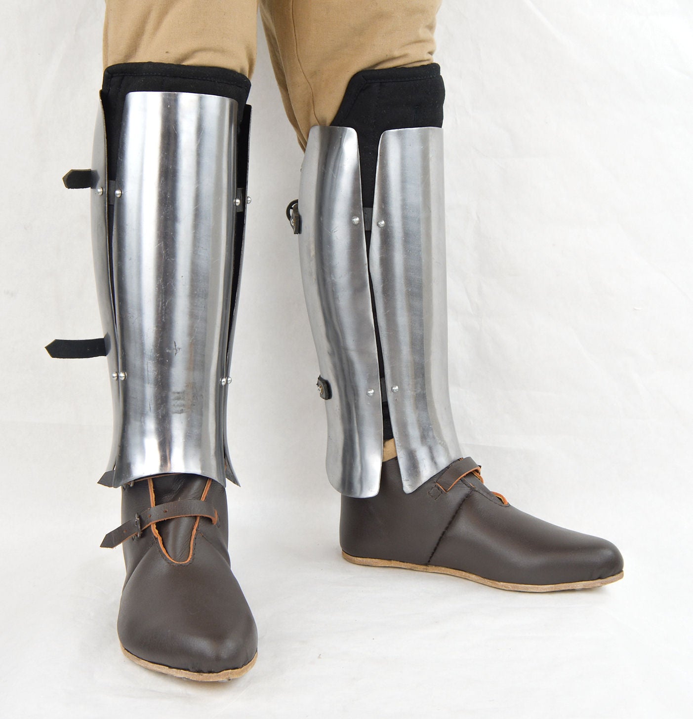 Hinged Greaves - 16 Gauge