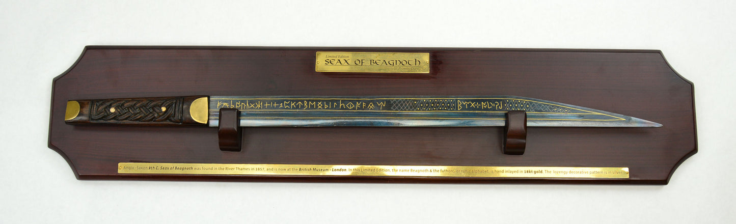 Deluxe Gold-Inlay Seax of Beagnoth with Wooden Wall Mount and Leather Scabbard