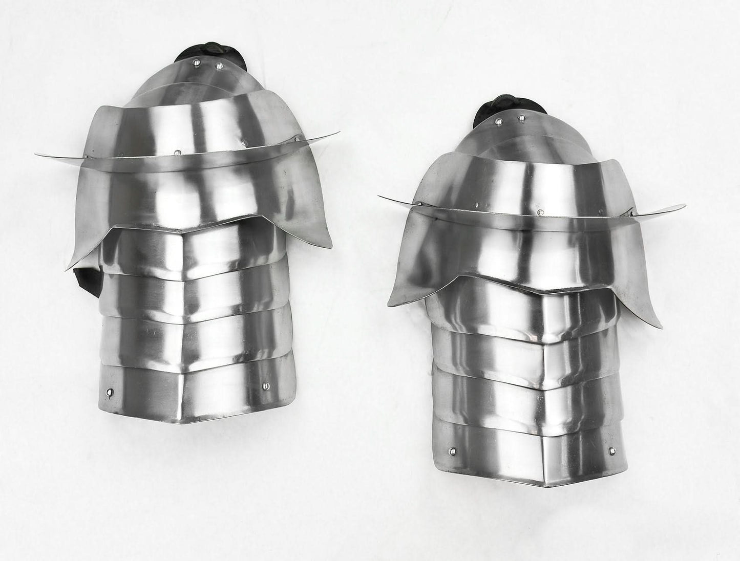 Plate Pauldrons with Blade Breakers