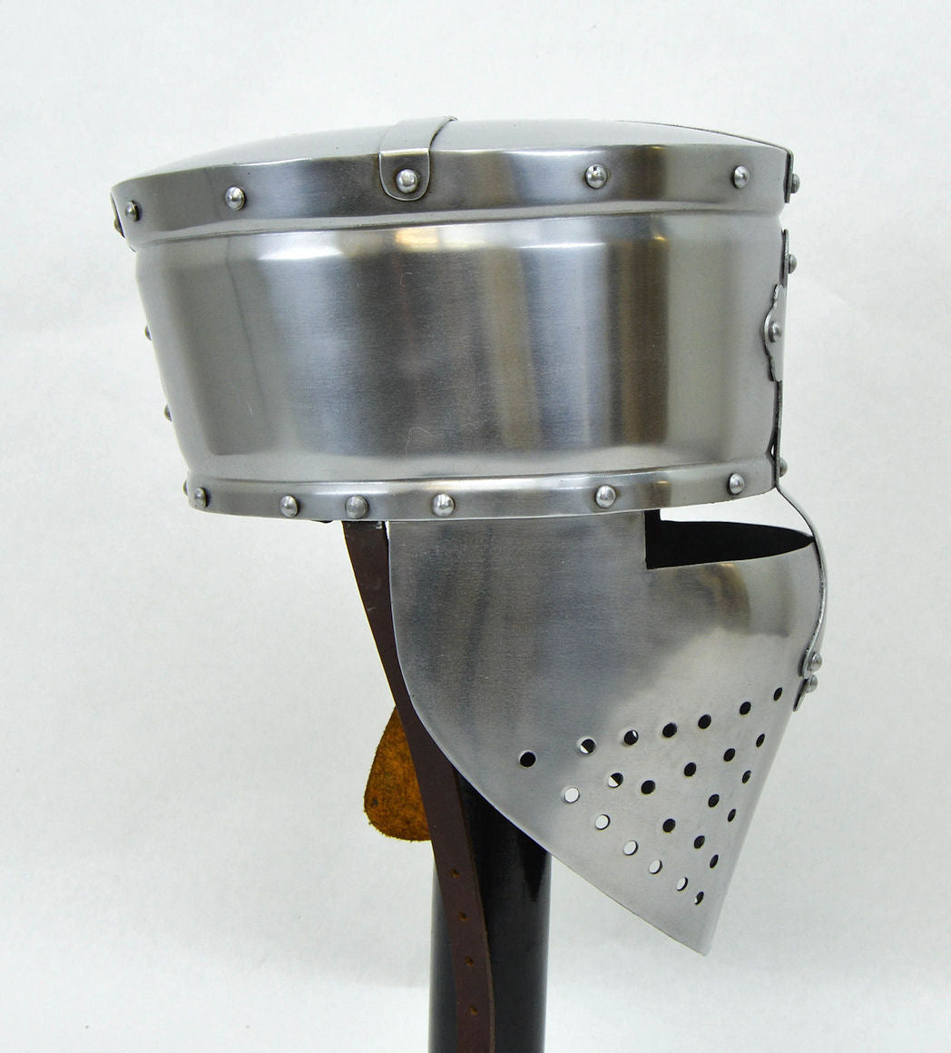 Templar Pot Helm with Faceplate - 16 Gauge