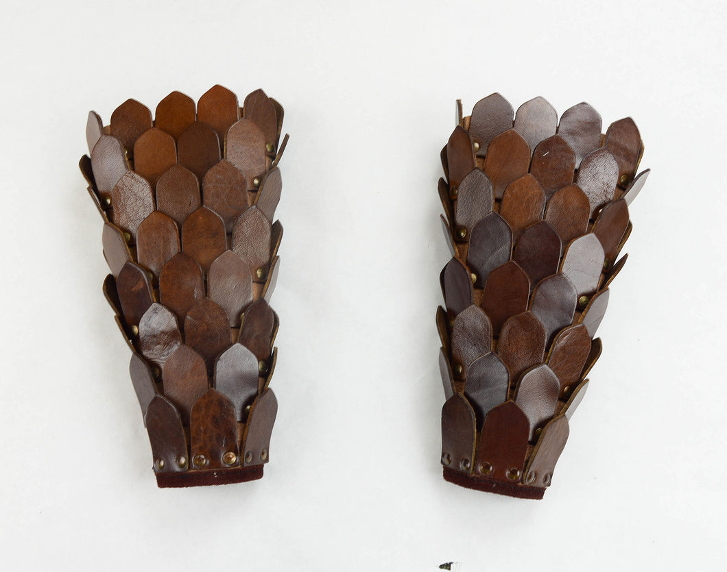 Scale Leather Greaves