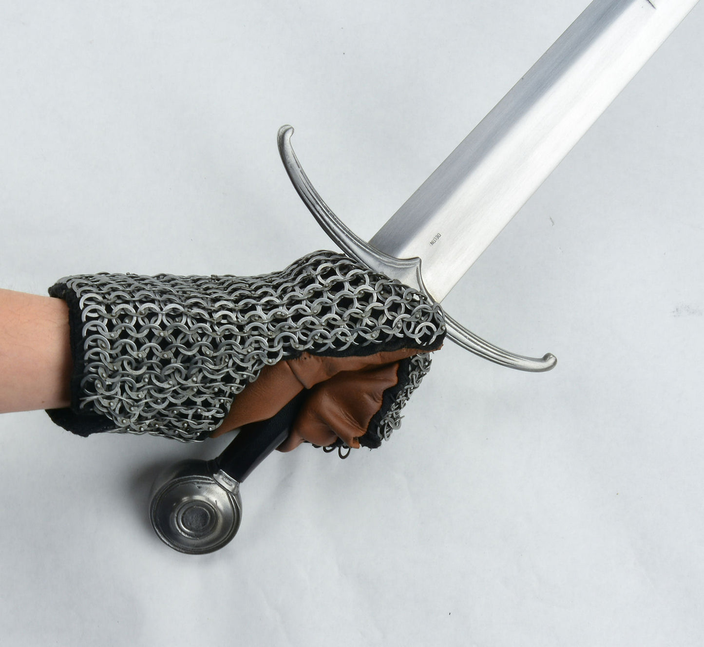 Padded Chainmail Mitten Gauntlets - Alternating Dome Riveted Mild Steel Flat Rings
