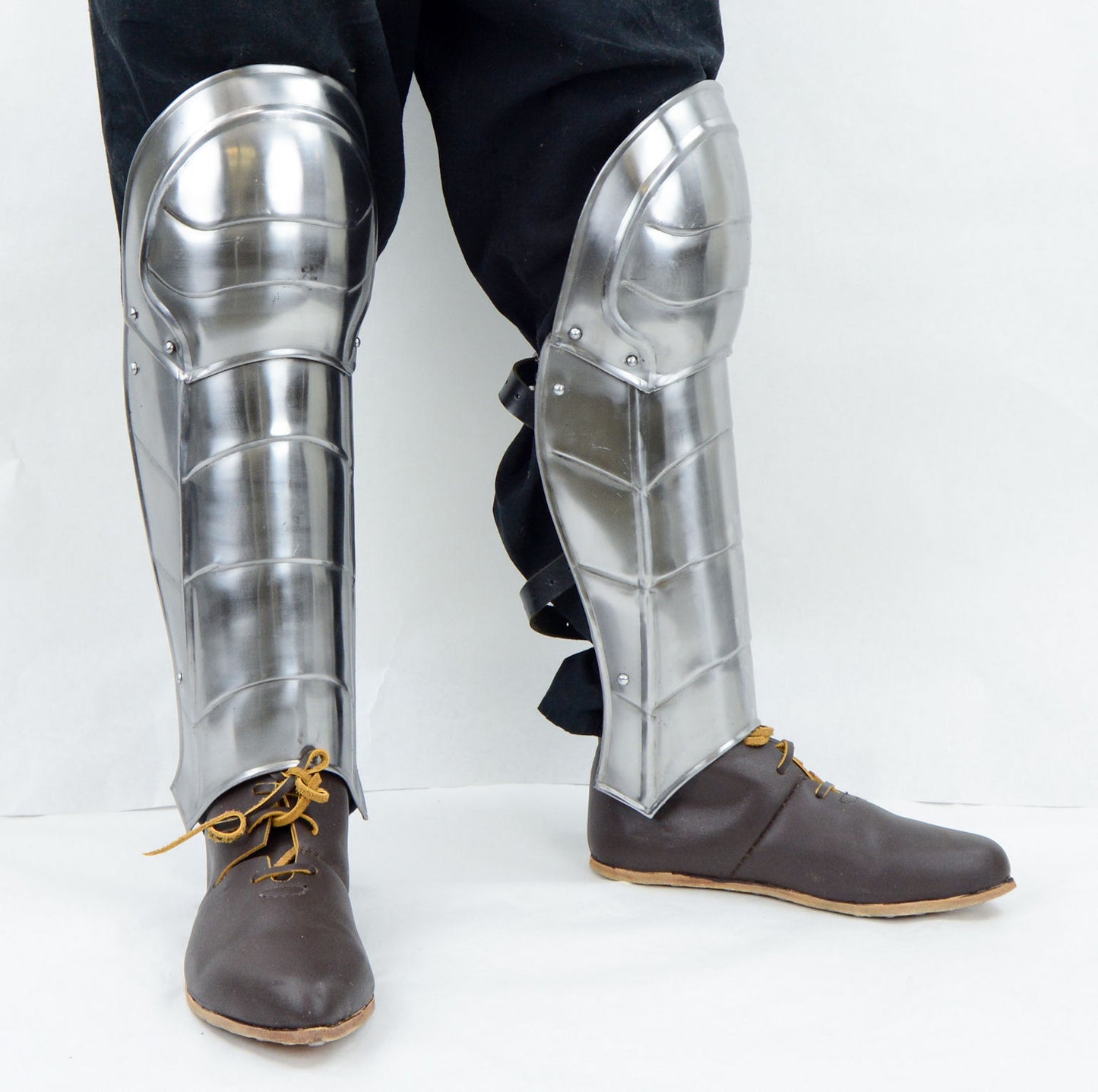 Greaves with Fixed Knee Armor - 20 Gauge Steel
