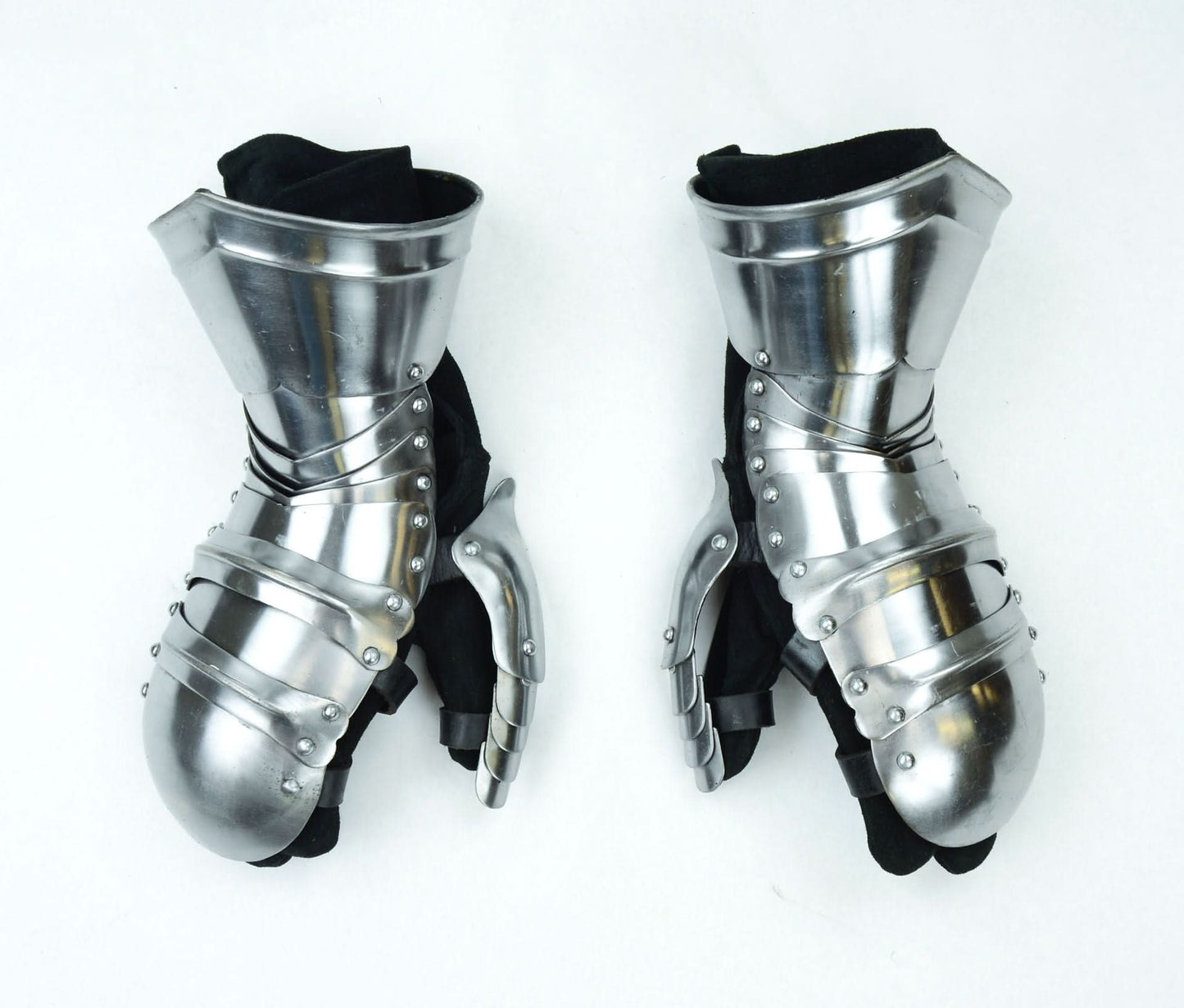 Clamshell Gauntlets - 16 Gauge Steel