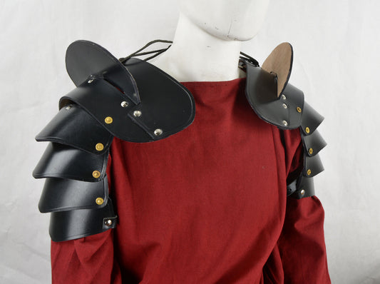 Leather Sword Breaker Pauldrons
